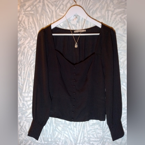 Abercrombie & Fitch, black, sweetheart neck, long sleeve blouse, size medium - Picture 2 of 2